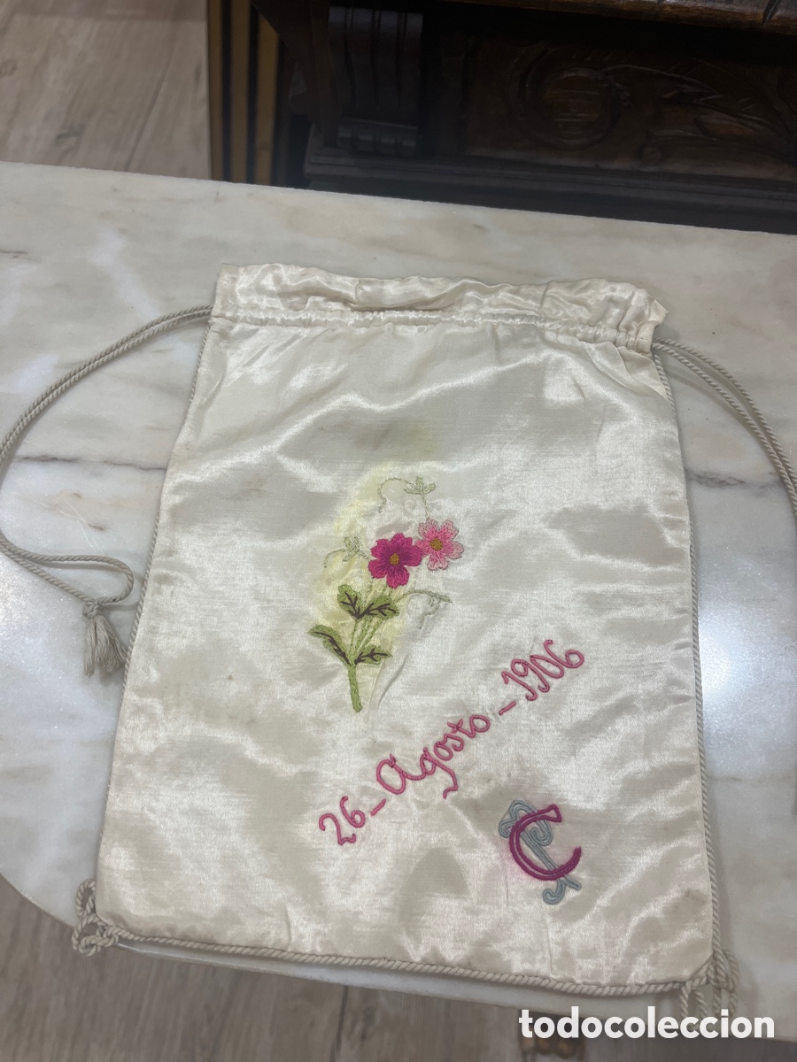 Antig&uuml;edades: Bolso de seda con bordados - Foto 1