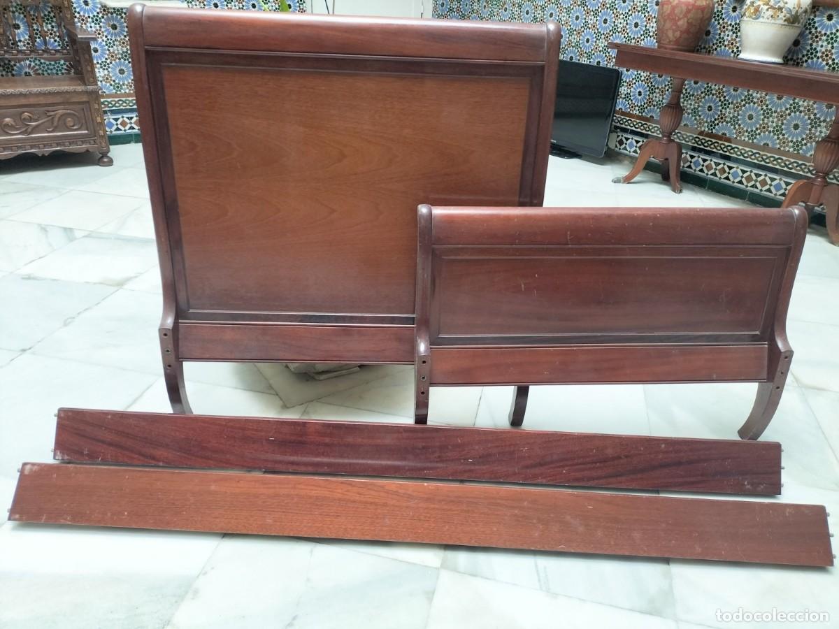 Antig&uuml;edades: Cama de caoba del siglo XX - Foto 1