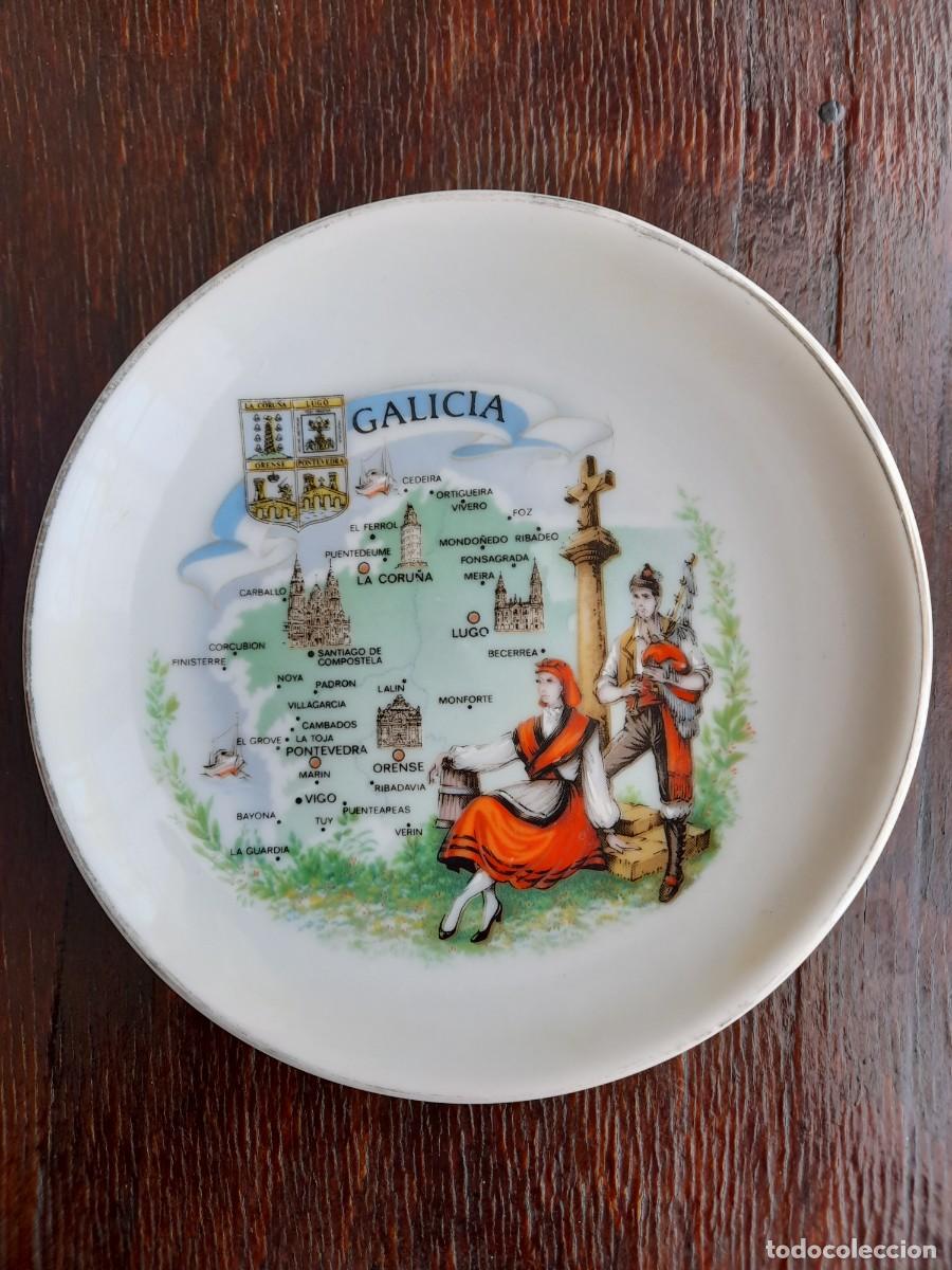 Antig&uuml;edades: Plato con el mapa de Galicia y sus monumentos - Foto 1