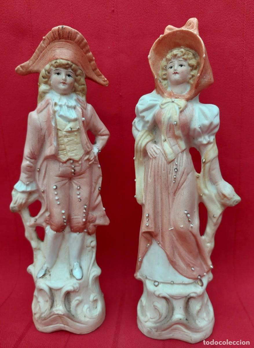 Antig&uuml;edades: PAREJA DE FIGURAS FRANCESAS DE BISCUIT - Foto 1