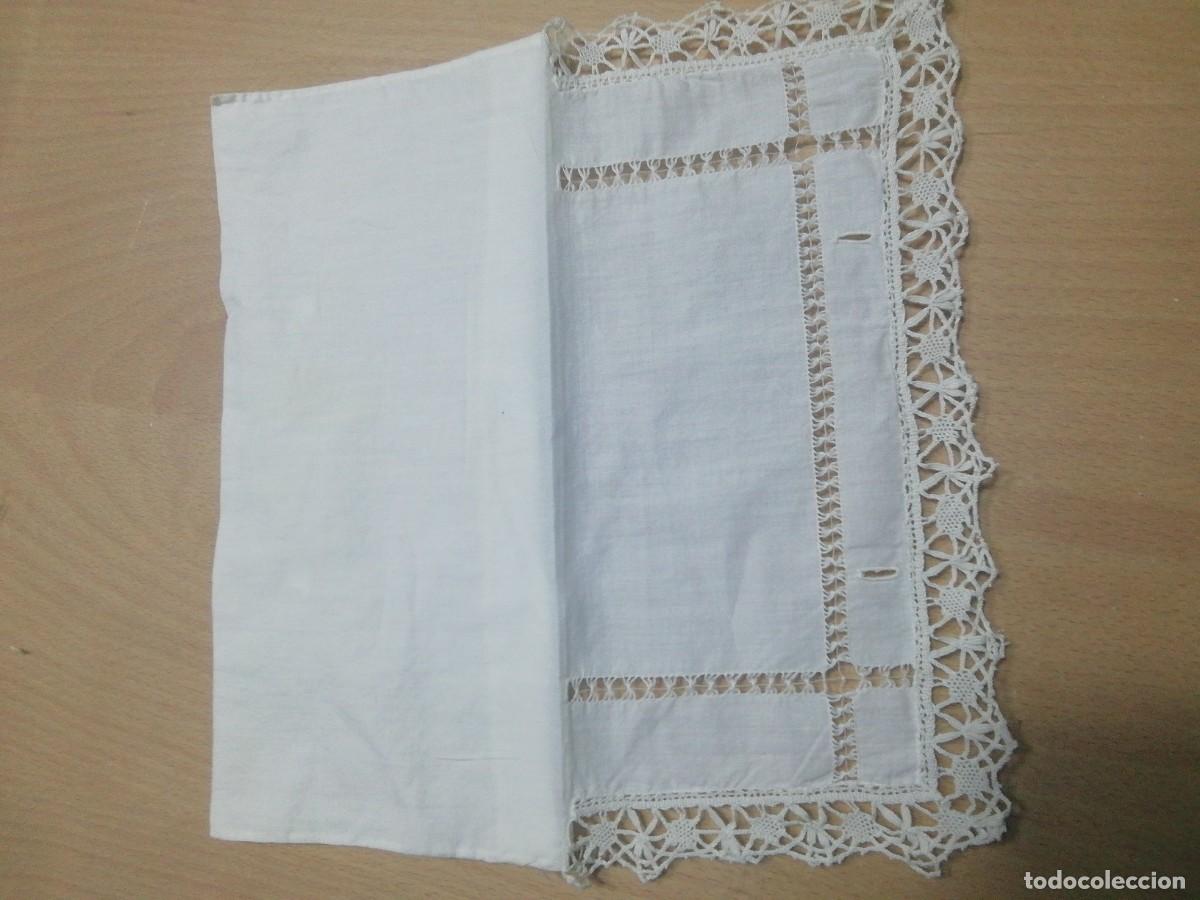 Antig&uuml;edades: * 2 BOLSAS PARA PEINES. (RF:36/*) - Foto 2