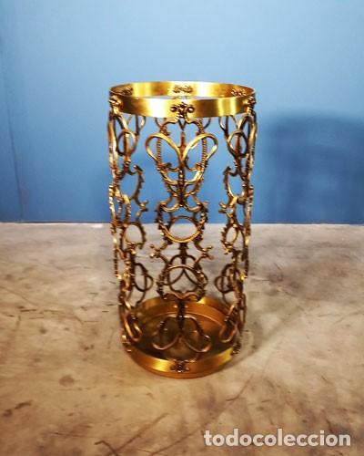 Antig&uuml;edades: parag&uuml;ero-de-lat&oacute;n-vintage-a&ntilde;os-70