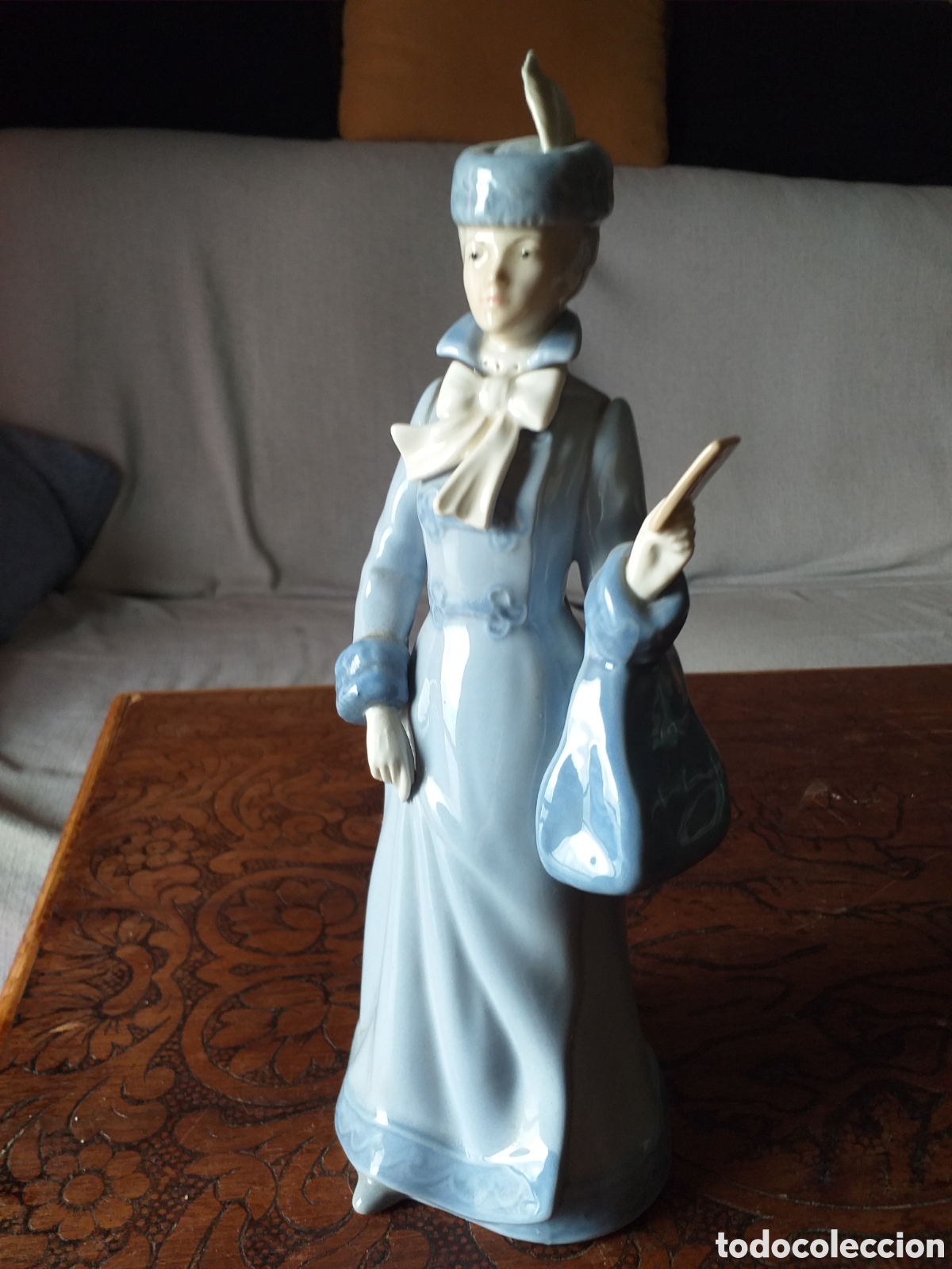 Antig&uuml;edades: Figura dama. ALBEE 1983 - Foto 1