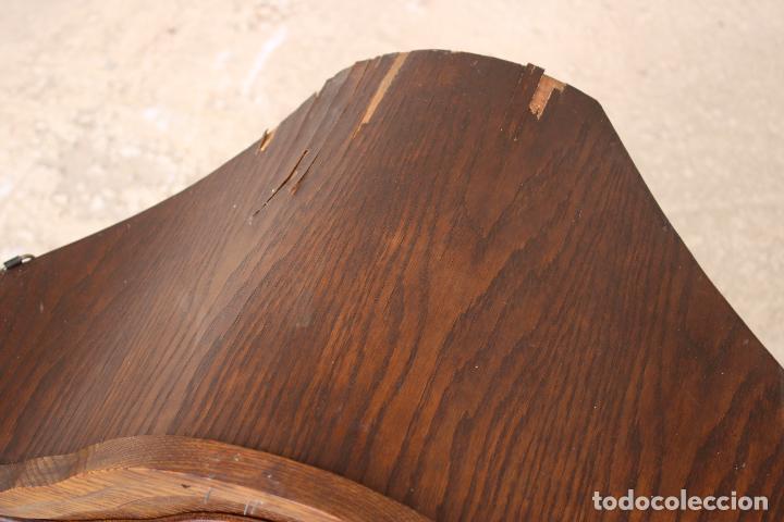 Antig&uuml;edades: vitrina rinconera - Foto 4