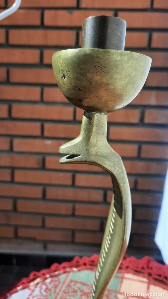 Antig&uuml;edades: CANDELABRO SERPIENTE-BOA DE LATON - Foto 1
