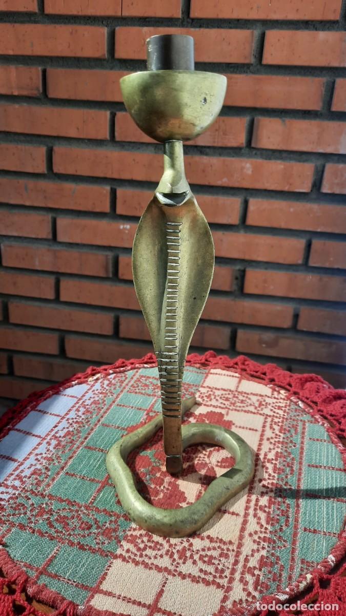 Antig&uuml;edades: CANDELABRO SERPIENTE-BOA DE LATON - Foto 3