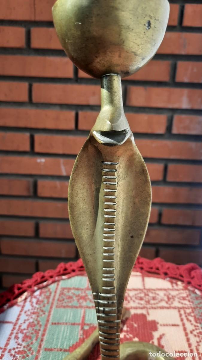 Antig&uuml;edades: CANDELABRO SERPIENTE-BOA DE LATON - Foto 4
