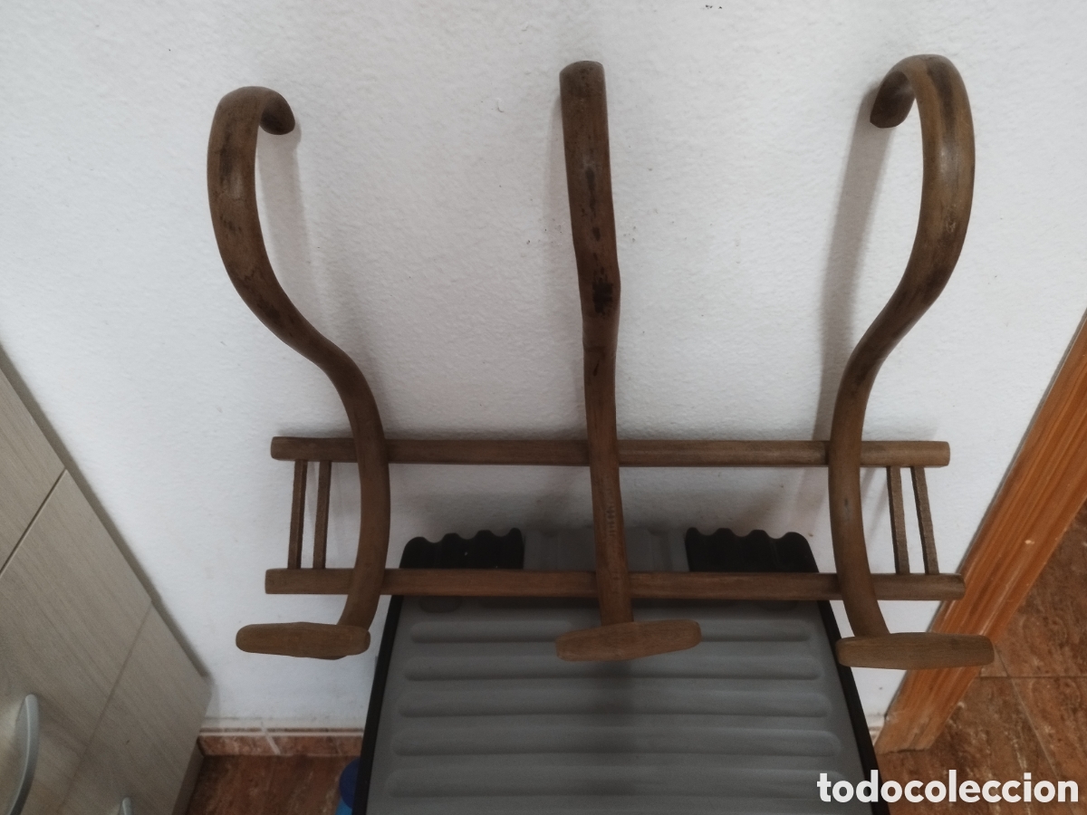 Antig&uuml;edades: Perchero antiguo 3 perchas - Foto 1