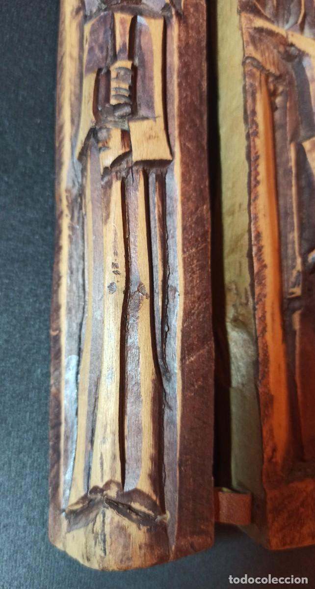 Antig&uuml;edades: Triptico muy antiguo tallado a mano. - Foto 6