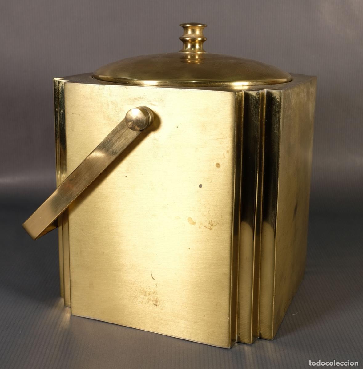 Antig&uuml;edades: Cubitera en metal dorado - Foto 2