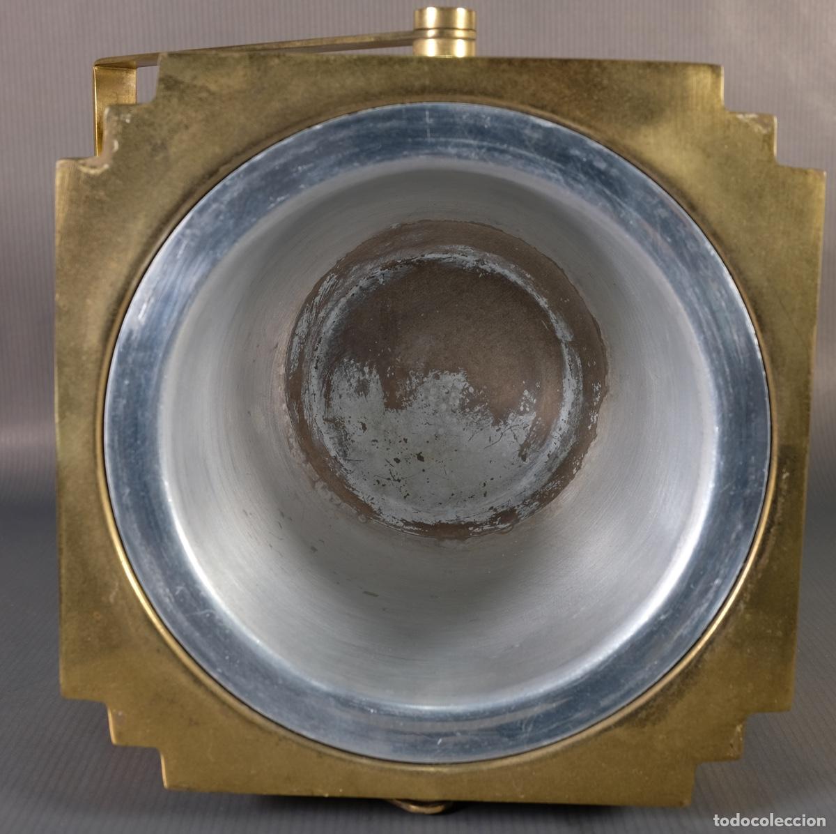 Antig&uuml;edades: Cubitera en metal dorado - Foto 6