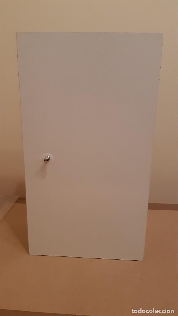 Antig&uuml;edades: Armario de cuarto de ba&ntilde;o de colgar - Foto 1