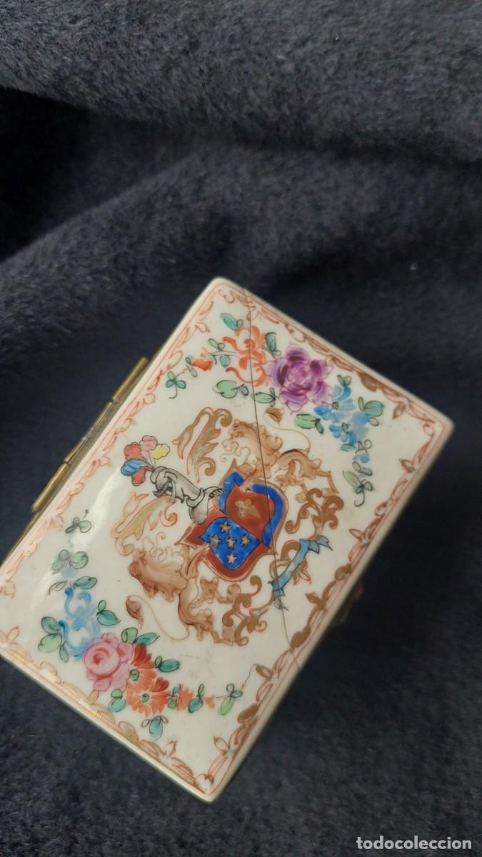 Antig&uuml;edades: Caja de porcelana decorada a mano - Foto 4
