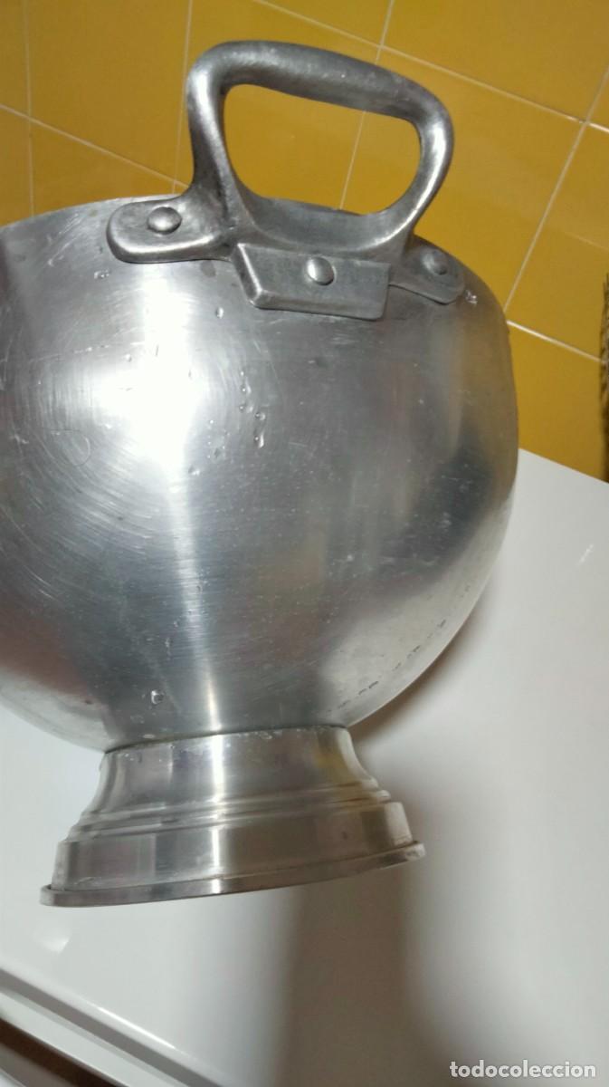 Antig&uuml;edades: Sopera antigua de aluminio - Foto 7