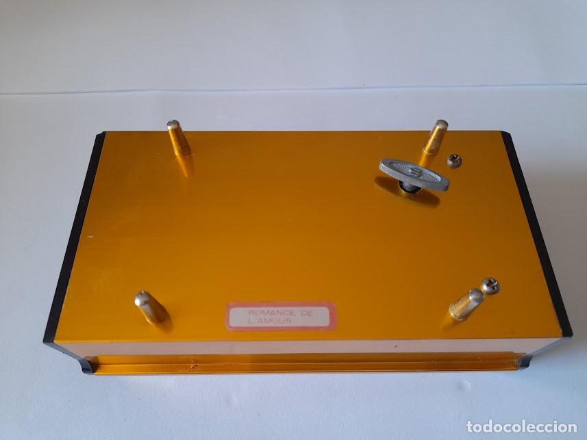 Antig&uuml;edades: Caja Musical cincelada - Foto 7