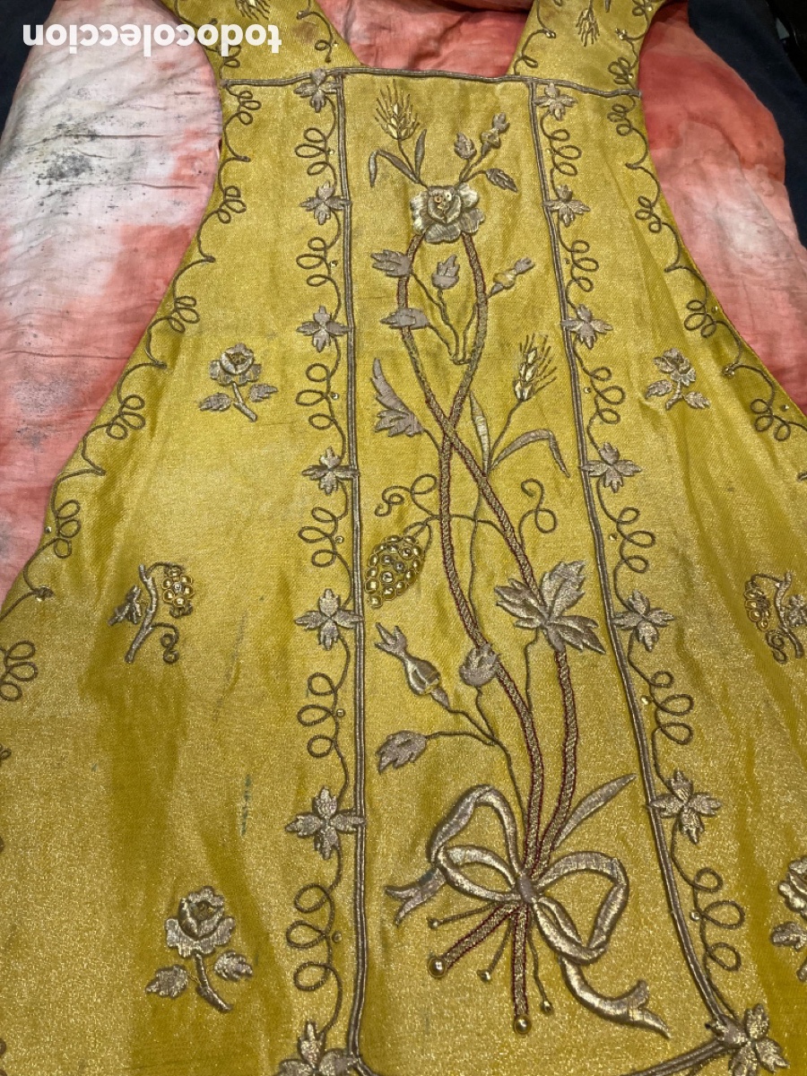 Antig&uuml;edades: Casulla bordada en oro - Foto 3