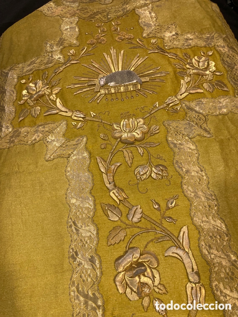 Antig&uuml;edades: Casulla bordada en oro - Foto 2