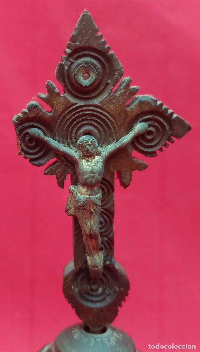 Antig&uuml;edades: CRUZ DE MADERA TALLADA - Foto 2