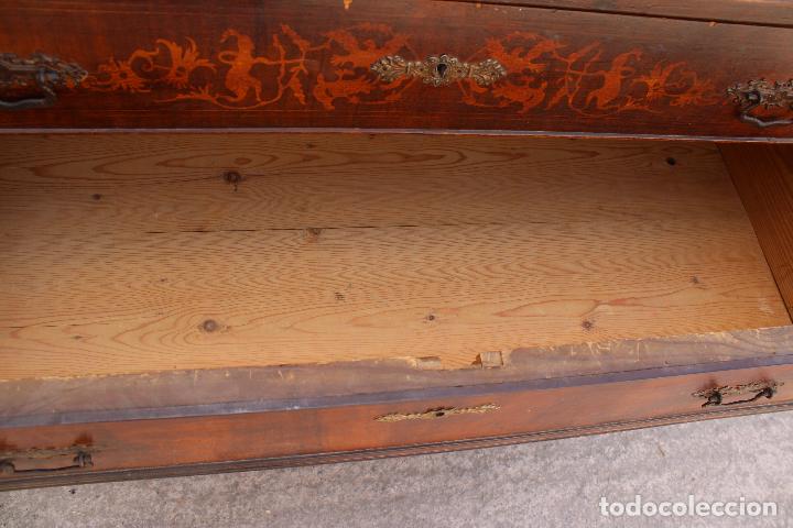 Antig&uuml;edades: comoda antigua - Foto 3