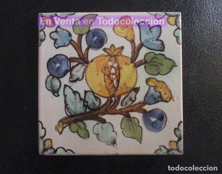 Antig&uuml;edades: AZULEJO CON UNA GRANADA. PINCEL. - Foto 1