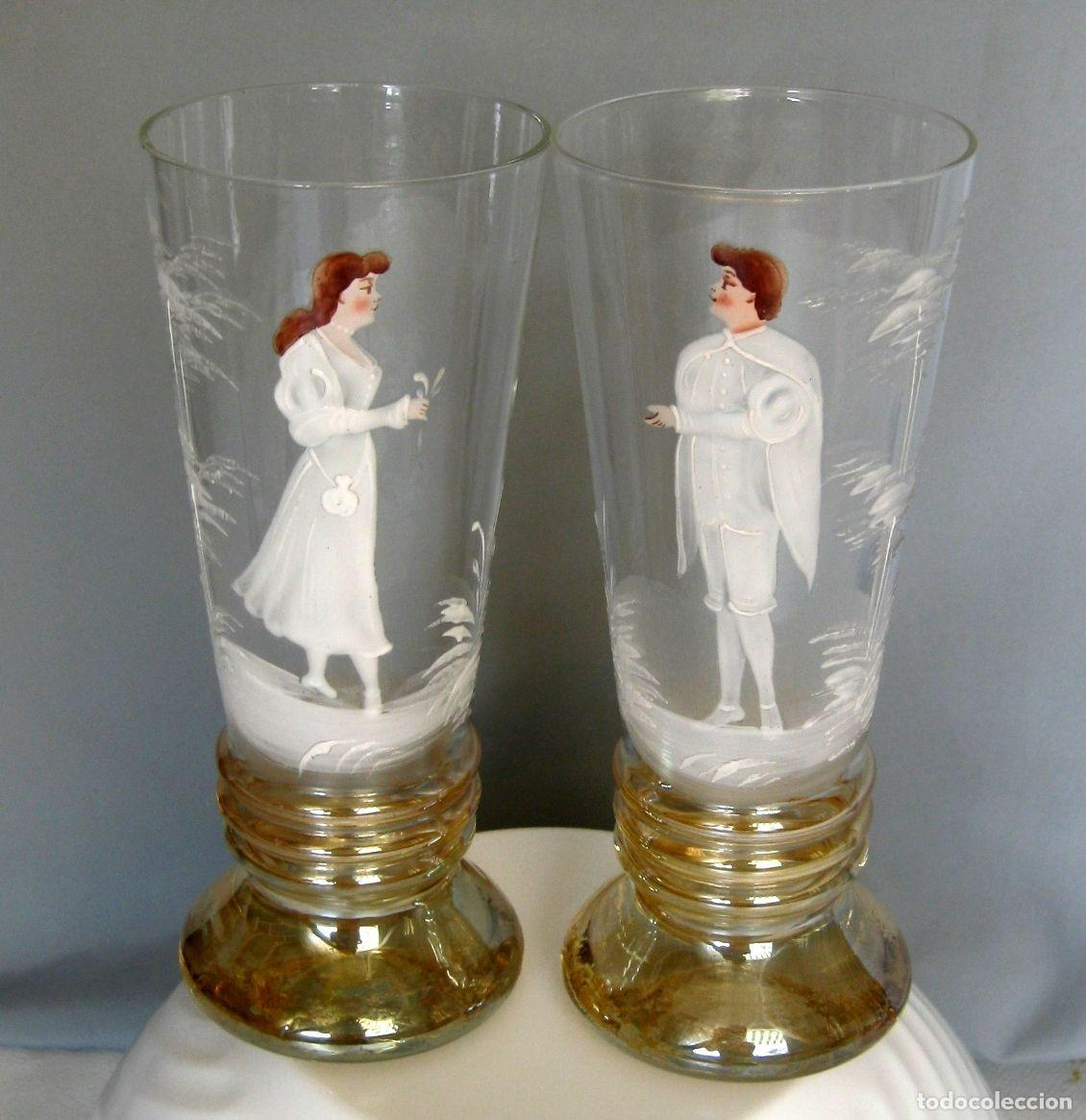 Antig&uuml;edades: Dos vasos estilo Mary Gregory - Foto 2