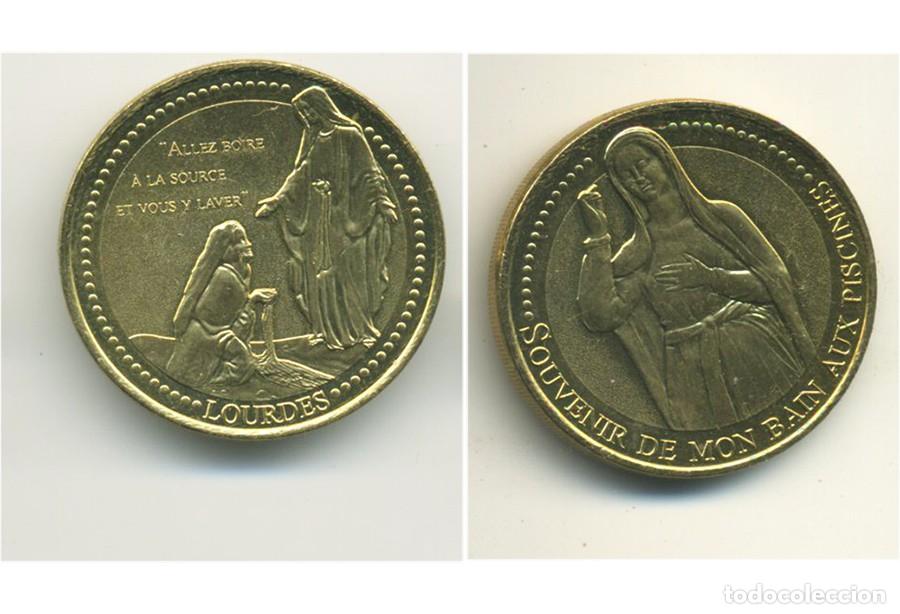 Antiques: CURIOSA MONEDA/MEDALLA LOURDES SOUVENIR DEL BA&Ntilde;O EN LAS PISCINAS DORADA 35MM DIAMETRO