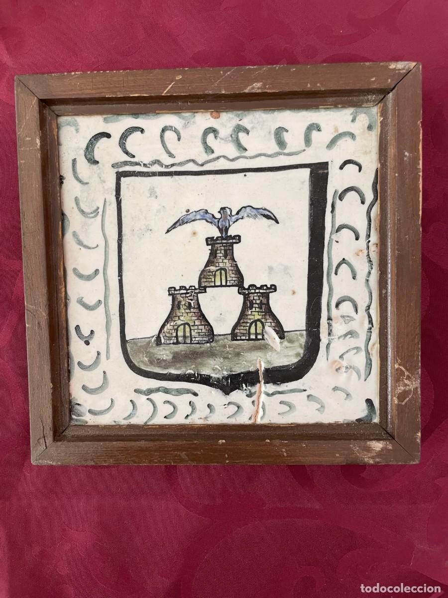 Antig&uuml;edades: Azulejo Escudo Albacete - Foto 1