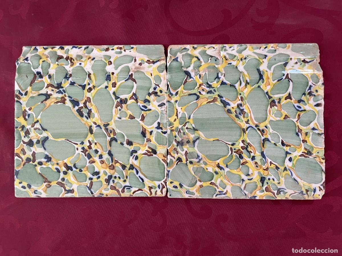 Antig&uuml;edades: Pareja de azulejos iguales - Foto 1