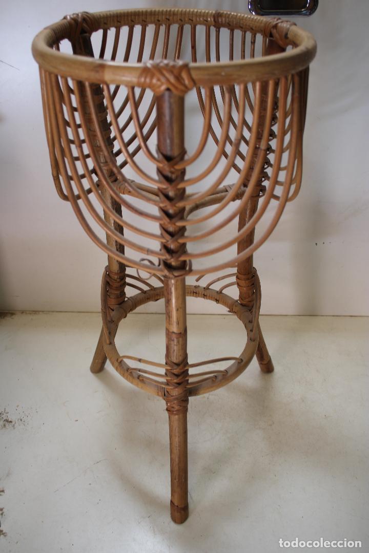 Antig&uuml;edades: macetero de mimbre - Foto 3