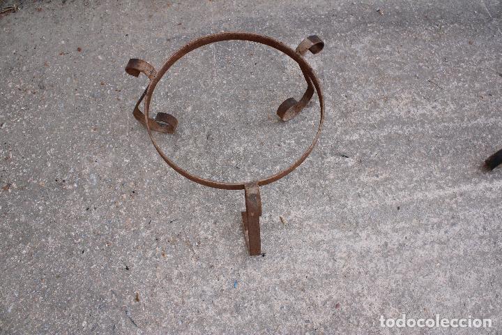 Antig&uuml;edades: macetero de forja - Foto 2