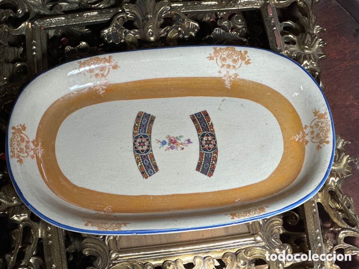 Antig&uuml;edades: Bandeja de porcelana con reflejo - Foto 1