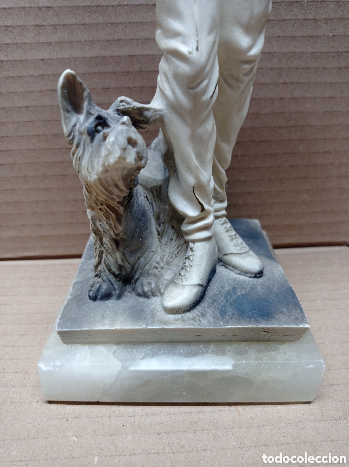Antig&uuml;edades: Figura mujer con un perro - Foto 5