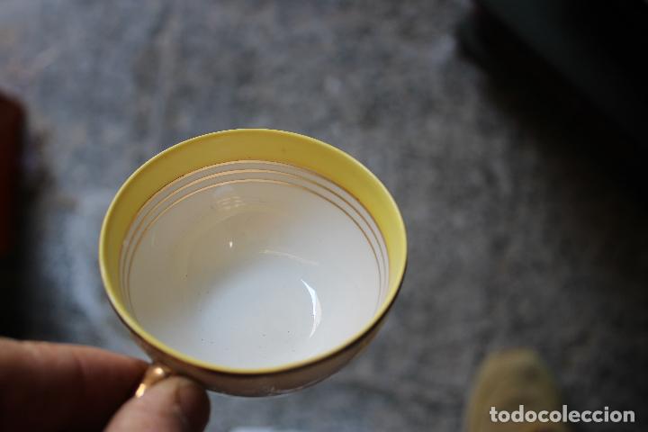 Antig&uuml;edades: 2 tazas de color firmadas - Foto 2