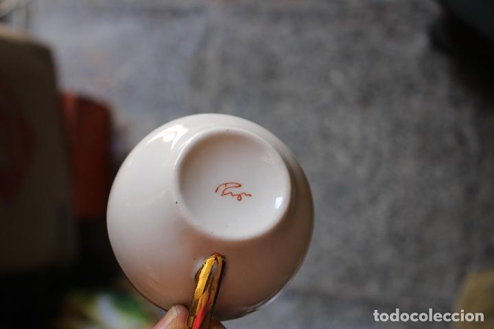 Antig&uuml;edades: 2 tazas de color firmadas - Foto 3