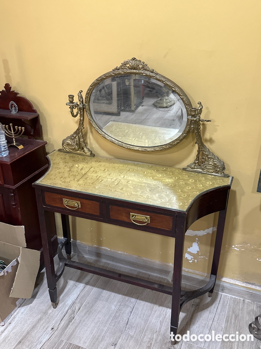 Antig&uuml;edades: Tocador antiguo con espejo - Foto 1