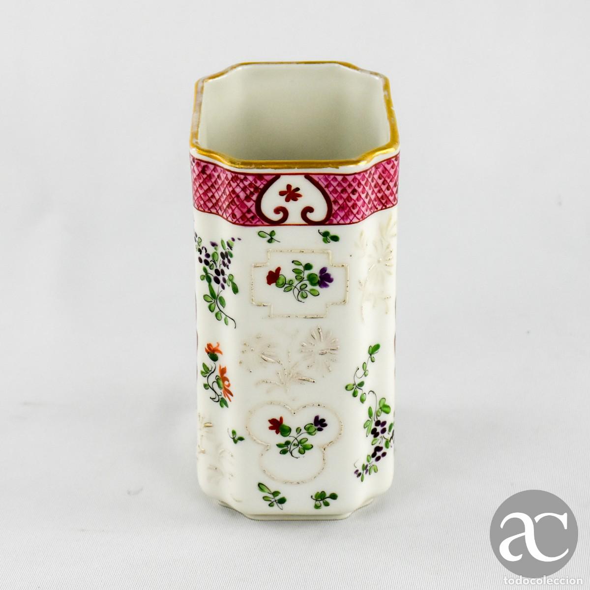 Antig&uuml;edades: Jarra retangular porcelana de Paris Samson com esmaltes em relevo, s&eacute;c. XIX - Foto 2