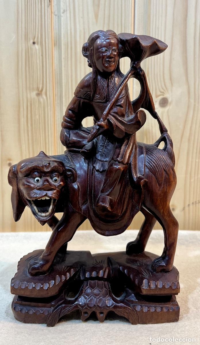 Antig&uuml;edades: Talla china de madera - Foto 1