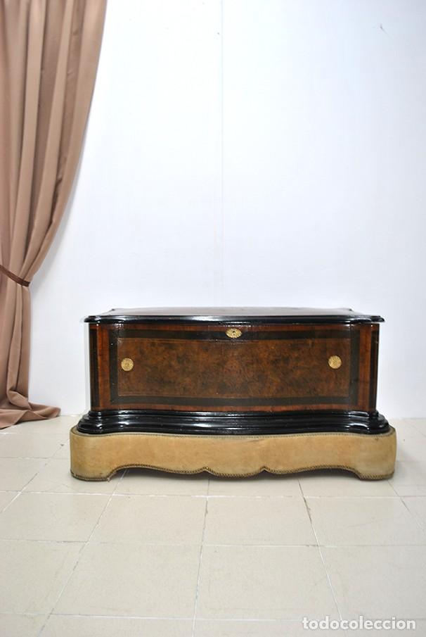 Antig&uuml;edades: ARCA O BA&Uacute;L ESTILO NAPOLE&Oacute;N - Foto 1