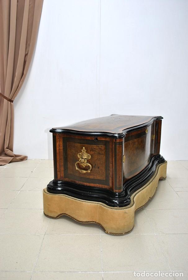 Antig&uuml;edades: ARCA O BA&Uacute;L ESTILO NAPOLE&Oacute;N - Foto 8