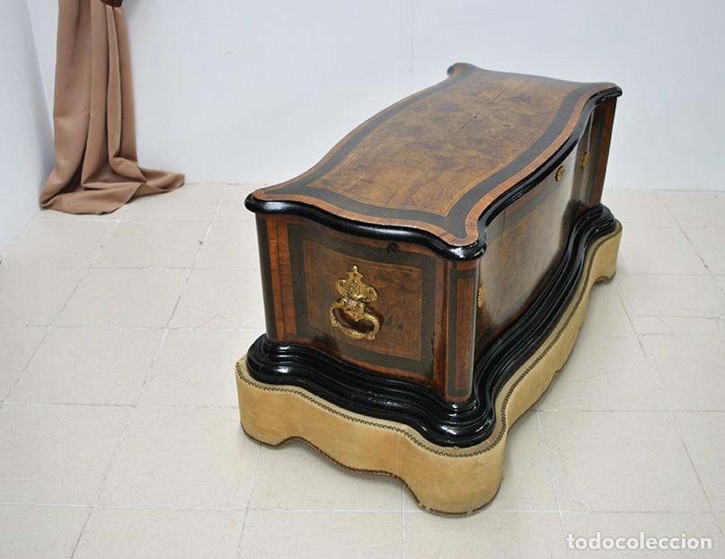 Antig&uuml;edades: ARCA O BA&Uacute;L ESTILO NAPOLE&Oacute;N - Foto 9