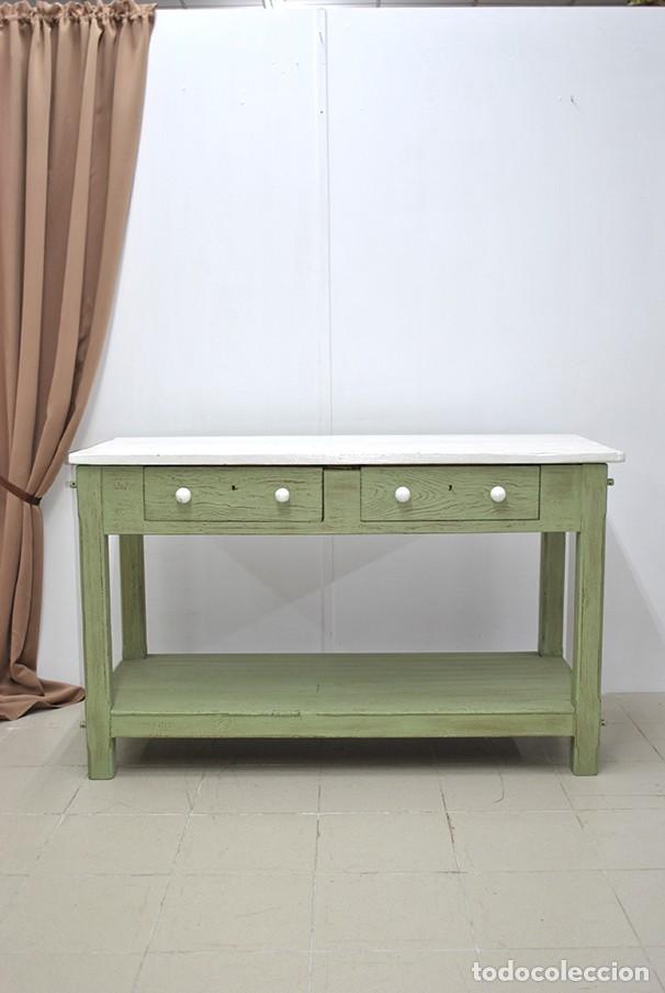 Antig&uuml;edades: MESA DE COCINA ANTIGUA PINTADA DE VERDE Y BLANCO - Foto 1