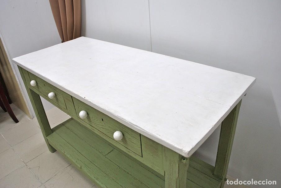 Antig&uuml;edades: MESA DE COCINA ANTIGUA PINTADA DE VERDE Y BLANCO - Foto 4