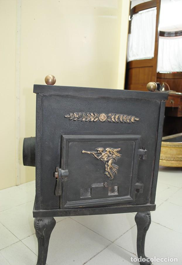 Antig&uuml;edades: ANTIGUA ESTUFA DE HIERRO FUNDIDO - Foto 3
