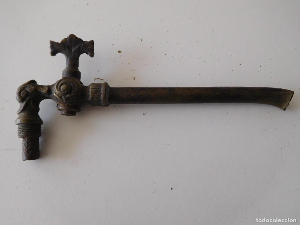 Antig&uuml;edades: Grifo antiguo de bronce - Foto 2