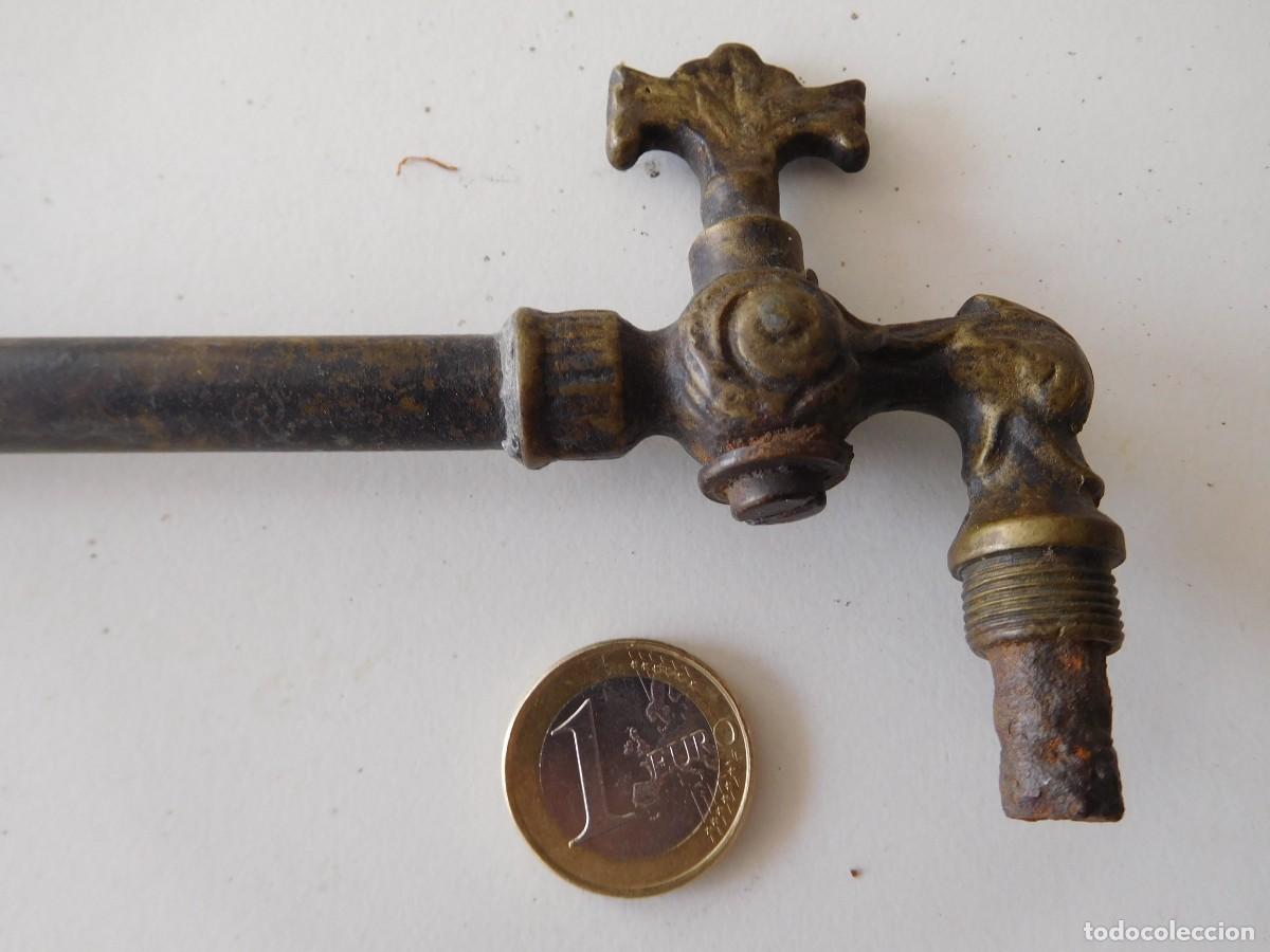 Antig&uuml;edades: Grifo antiguo de bronce - Foto 3