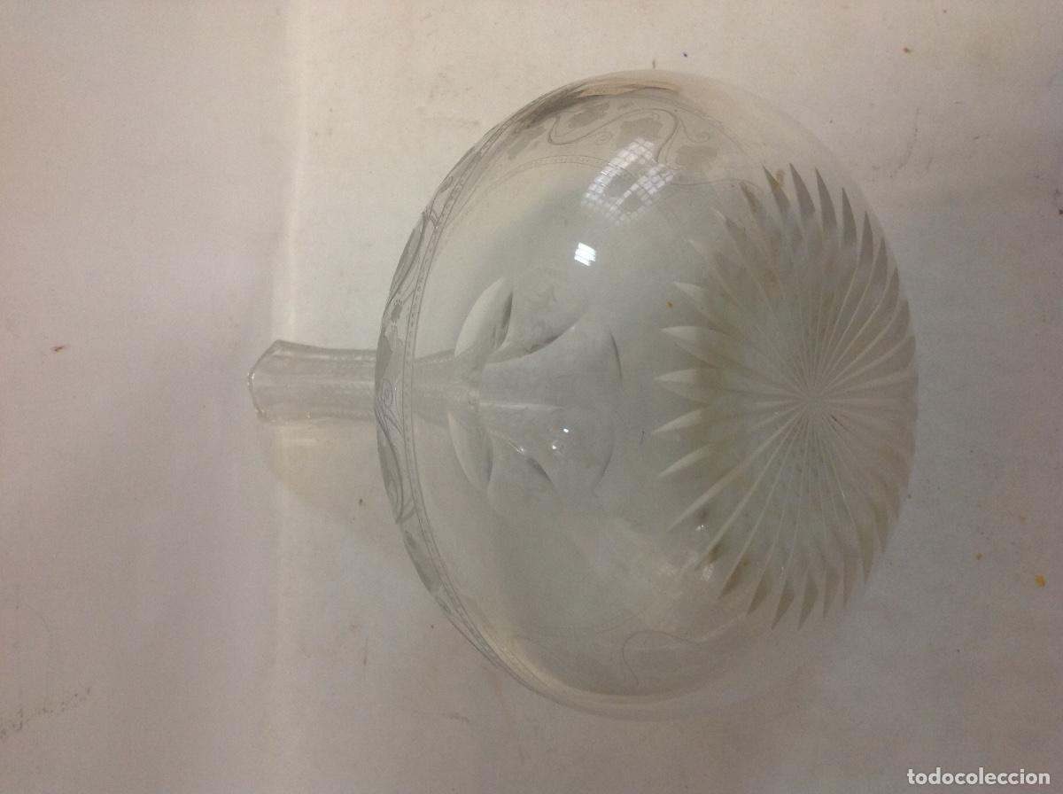 Antig&uuml;edades: Frasca de cristal tallado - Foto 2