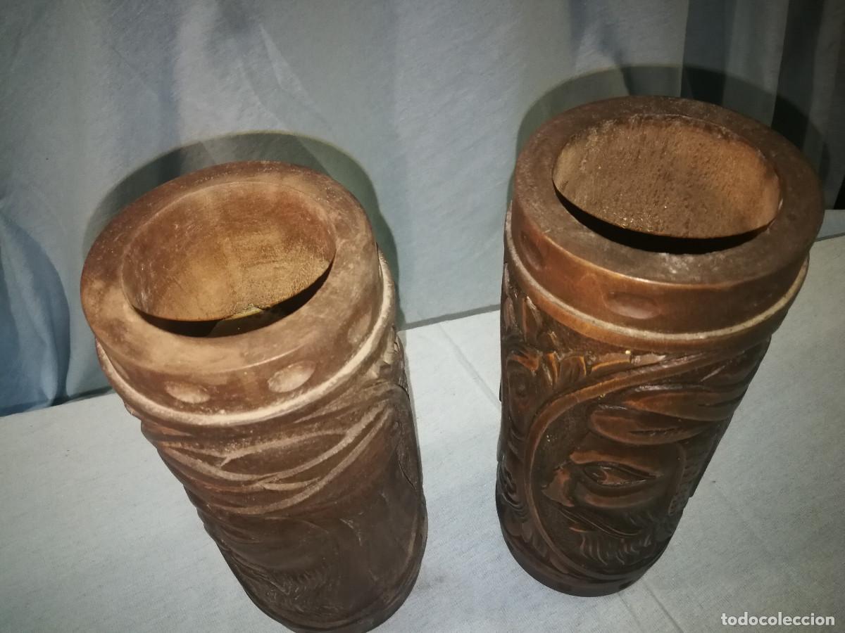 Antig&uuml;edades: 2 jarrones de madera tallados - Foto 4