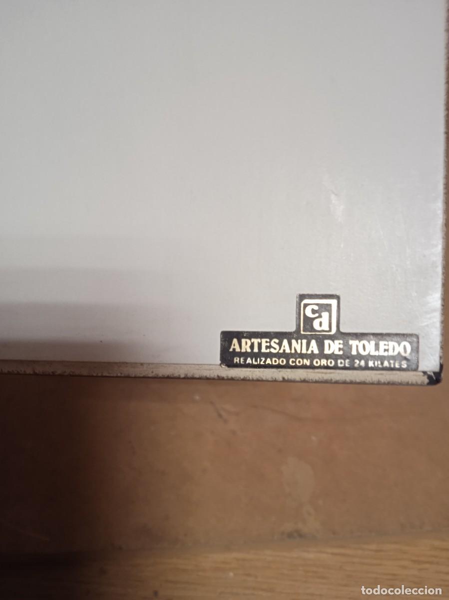 Antig&uuml;edades: Marco grande damasquinado en oro - Foto 2