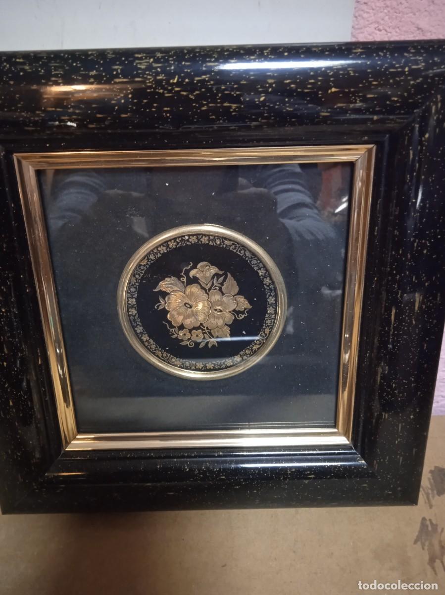 Antig&uuml;edades: Marco grande damasquinado en oro - Foto 1