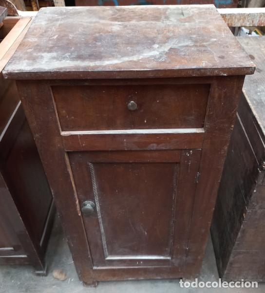 Antig&uuml;edades: MESILLA ANTIGUA DE MADERA - Foto 1